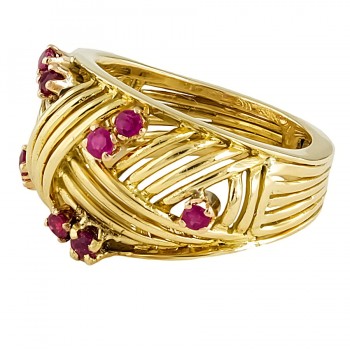 18ct gold Ruby unusual Ring size O